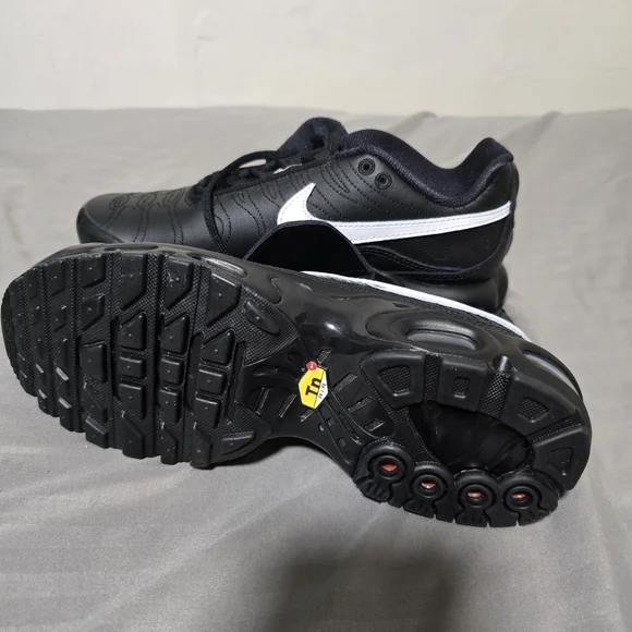 Nike Women's Air Max Plus Size 7.5 Tiempo Black White. - Picture 7 of 8